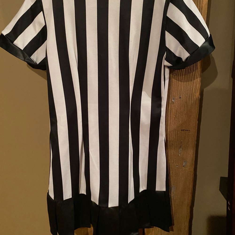 Referee Costume - Picture 3 of 3